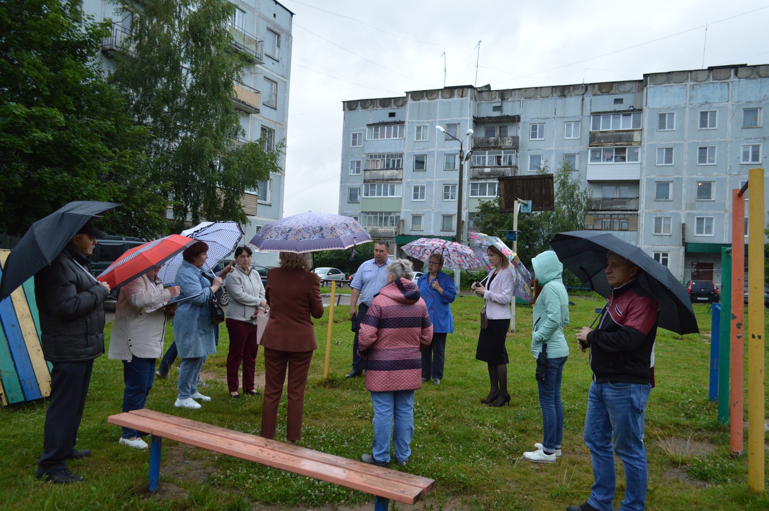 Прошла информационная встреча с жителями микрорайона Красные Сосенки..