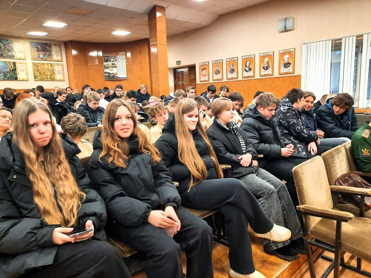 В Ивановском областном военкомате состоялась профориентационная встреча под названием «Есть такая профессия — Родину защищать!»..