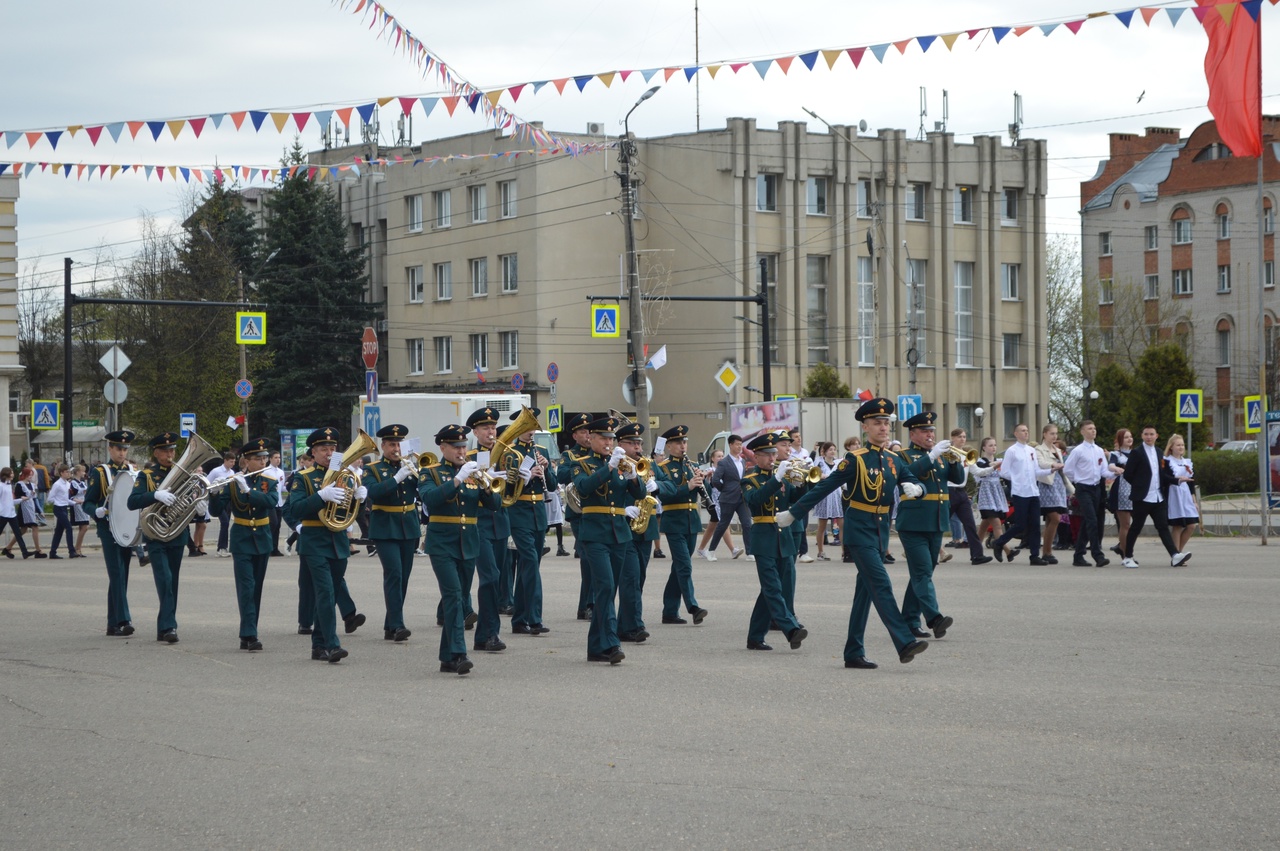 «Вальс Победы» и «Хор Победы».