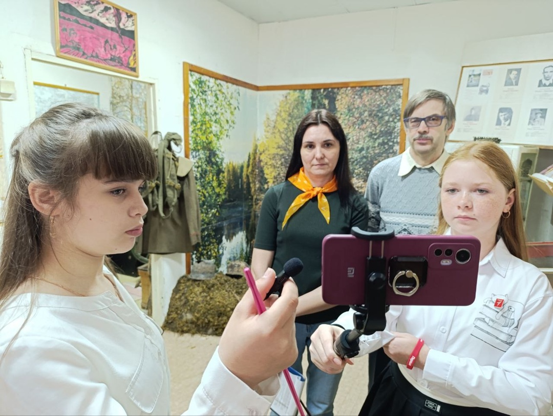 В преддверии Международного дня музеев активисты Движения Первых из Новогоряновской средней общеобразовательной школы и Хранители Истории из школы №4 города Тейково совершили увлекательное виртуальное путешествие в музей Навигаторов..