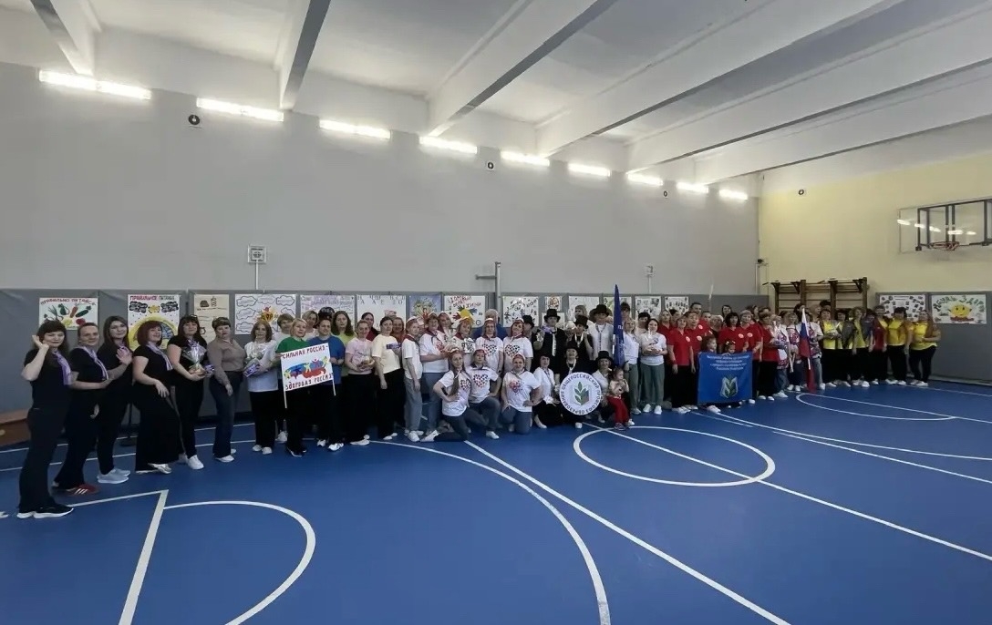 В школе № 10 прошёл спортивный фестиваль «Профсоюз — за здоровый образ жизни».