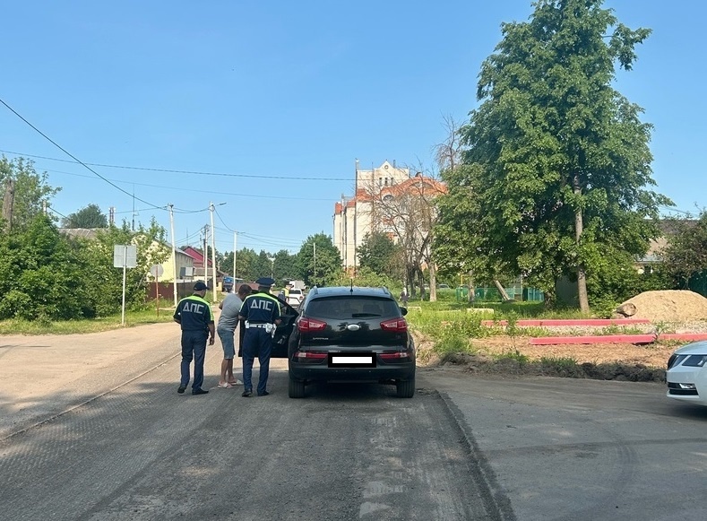 В районе детского сада № 8 «Солнышко» сотрудники ДПС ОДПС Госавтоинспекции провели масштабную проверку.