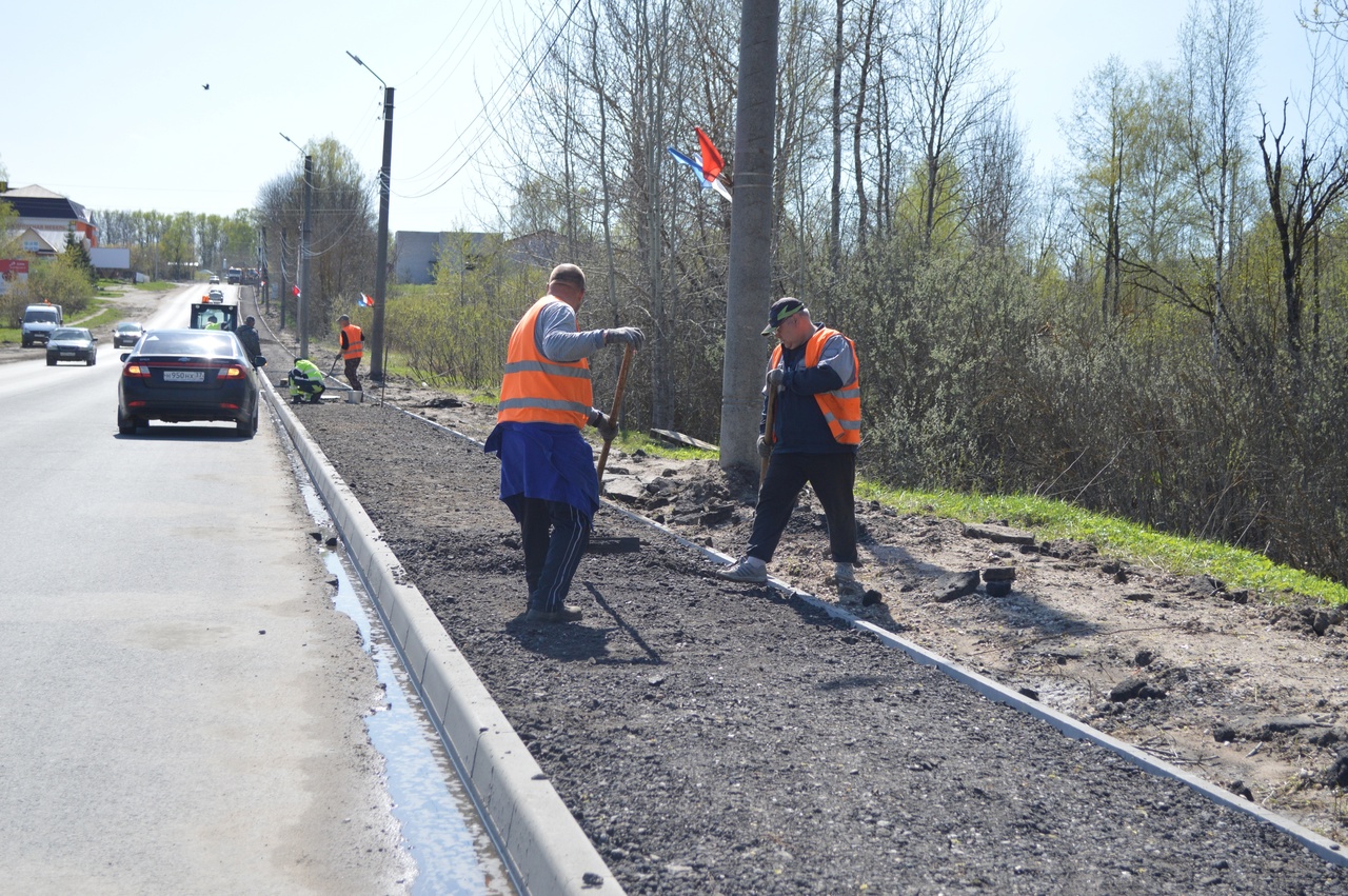 В городе Тейково продолжаются дорожные работы.