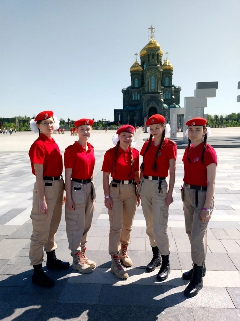 Юные участники движения «Юнармия» из школ города Тейково получили возможность представлять Ивановскую область на Всероссийском форуме «Плечом к плечу», который проходил в Москве..