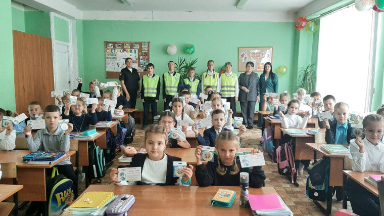 В школе №2 города Тейково прошла профилактическая акция, посвященная правилам дорожного движения.. В школе №2 города Тейково прошла профилактическая акция, посвященная правилам дорожного движения..