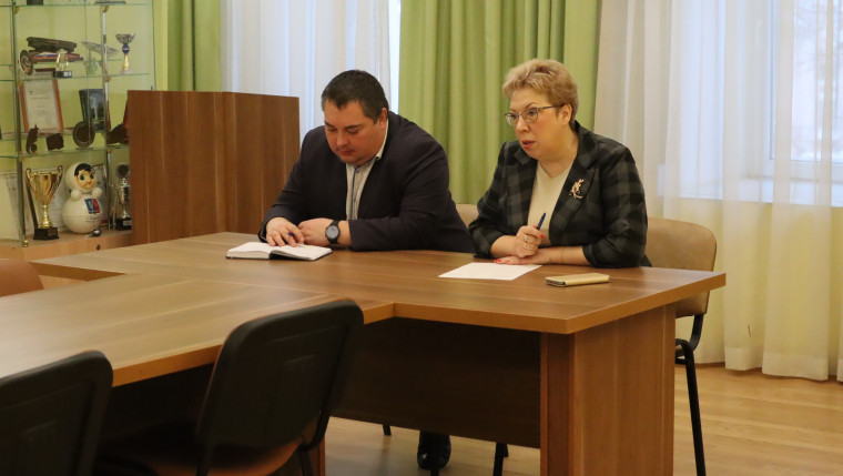 Планёрка с руководителями коммунальной сферы.. Планёрка с руководителями коммунальной сферы..