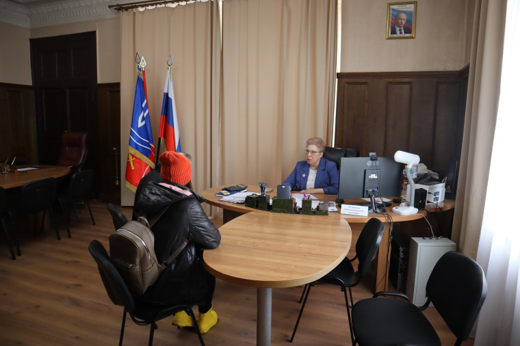 Сегодня на приеме граждан по личным вопросам были рассмотрены жилищные вопросы и вопрос ремонта дорог в частном секторе.. Сегодня на приеме граждан по личным вопросам были рассмотрены жилищные вопросы и вопрос ремонта дорог в частном секторе..