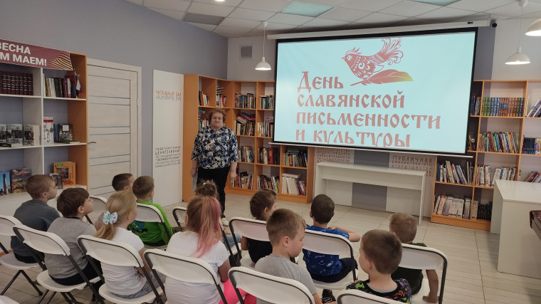 В Тейковской городской библиотеке для ребят из МДОУ "Родничок" проведен познавательный час "Как появилась письменность?". В Тейковской городской библиотеке для ребят из МДОУ "Родничок" проведен познавательный час "Как появилась письменность?".